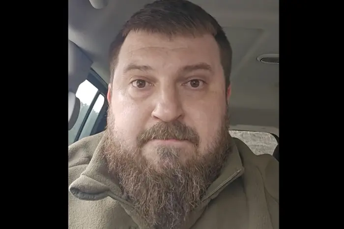 Військовий після удару по Кривому Рогу