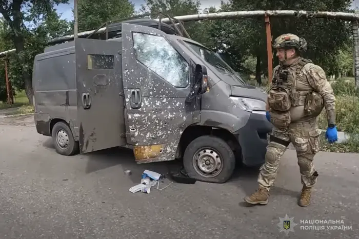 In Pokrowsk wurde während der Evakuierung schwerverwundeter Personen der 'Weiße Engel' von der RF getroffen (Video)