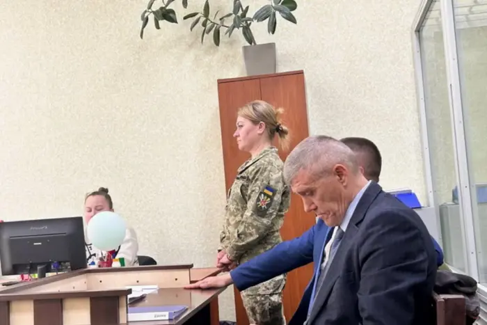 Фигурантка преступления в ТЦК выпустила деньги, чтобы выйти из-под стражи