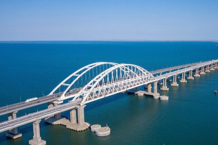 Перекриття руху на Кримському мосту