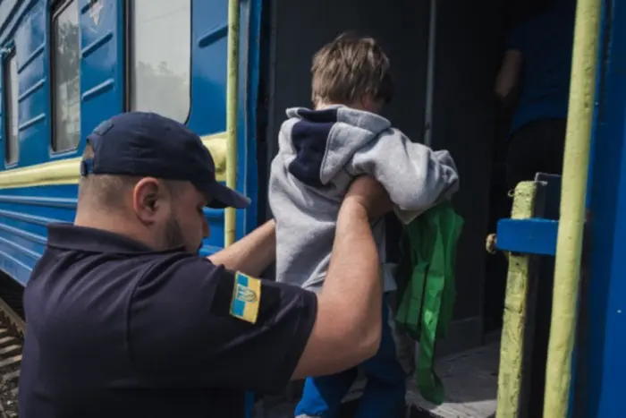 Перелік пунктів з примусовою евакуацією дітей