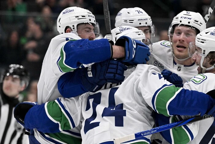 Po raz pierwszy w historii NHL wygrał klub, który odrobił trzypunktową stratę na minutę przed końcem meczu