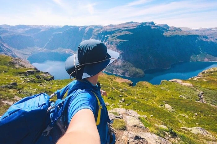 Der norwegische Journalist wird 450 km zurücklegen, um die ukrainischen Medien zu unterstützen