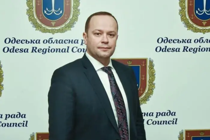 Молоток правосудия падает на ексдепутата та експрокурора