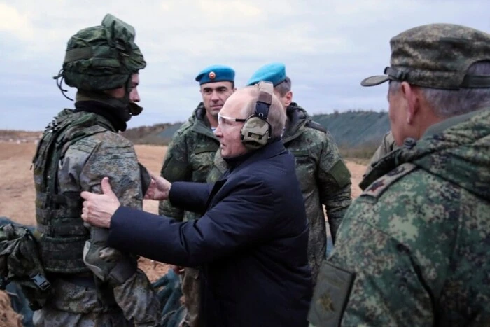 Кремль увеличивает военную риторику перед затяжным конфликтом с Западом