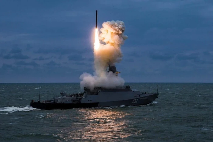 RF launches missile carriers in Black Sea