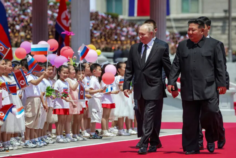Російські границі перетинають військові