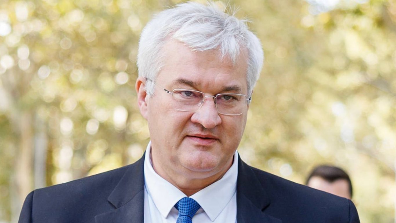 Das Außenministerium reagierte auf Ungarns Einreiseverbot für einige Ukrainer