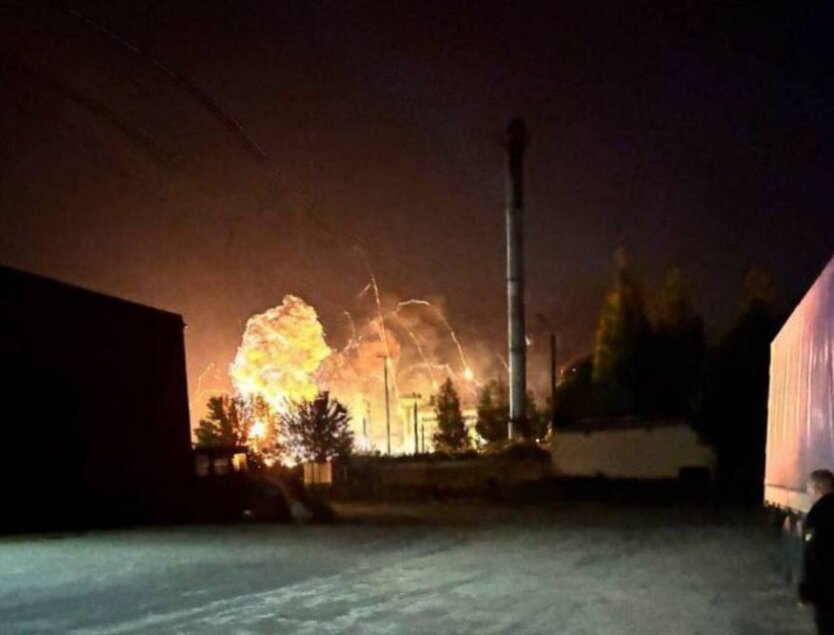 У Брянську пролунали потужні вибухи в районі аеропорту: могли бути вражені пускові
